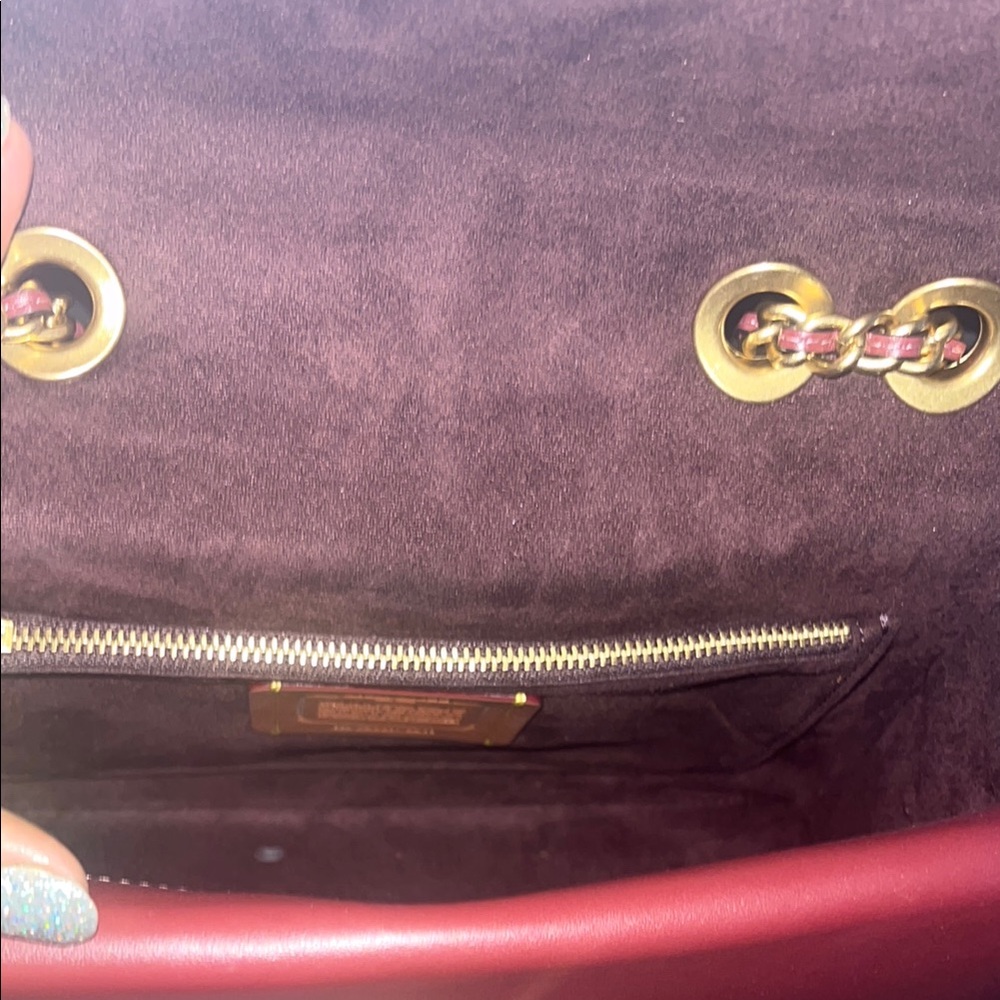 Coach Madison shoulder nah Elegant Burgundy Shoulder Bag with Gold Accents - Picture 9 of 14